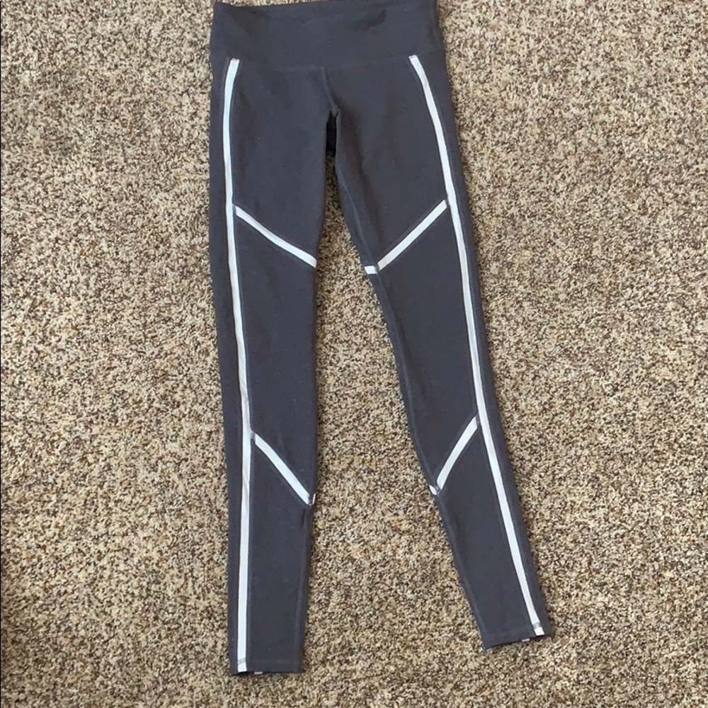 Women’s Alo leggings